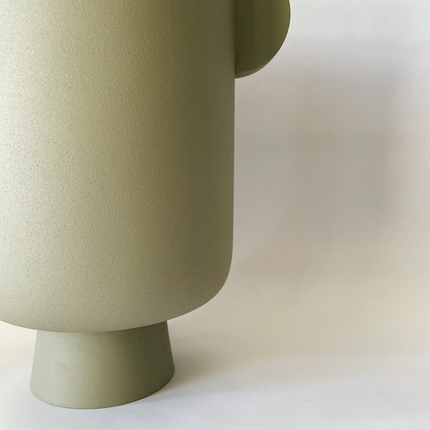 Easton Metal Planter