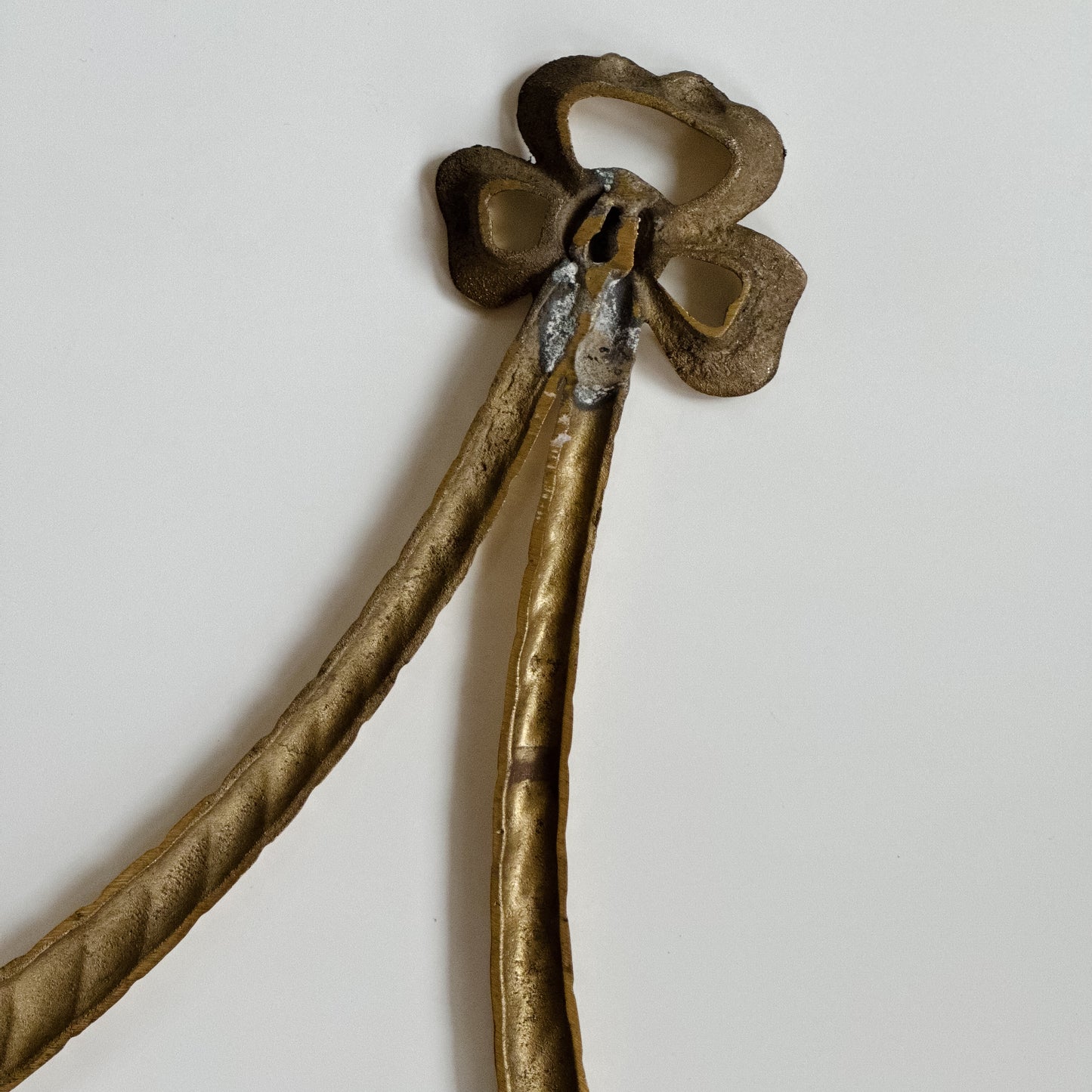 Vintage Brass Hollywood Regency Hanging Wall Bow