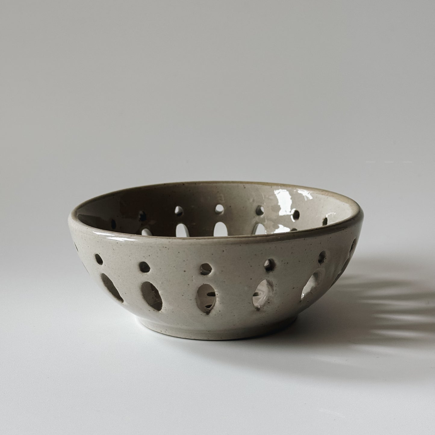 Stoneware Berry Bowl | Oat